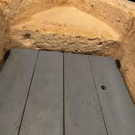 Lamia Gatta Villa